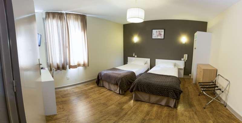Brit Hotel Du Parc Niort Centre-Parking Gratuit Ruang foto