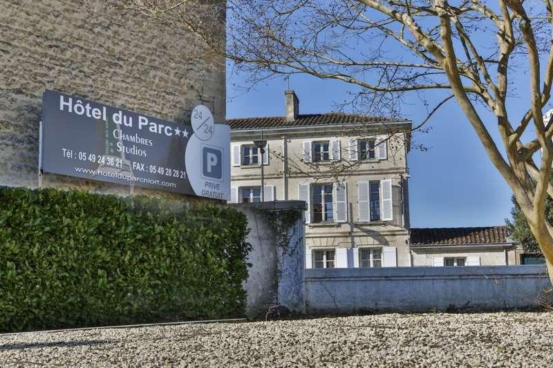 Brit Hotel Du Parc Niort Centre-Parking Gratuit Bagian luar foto