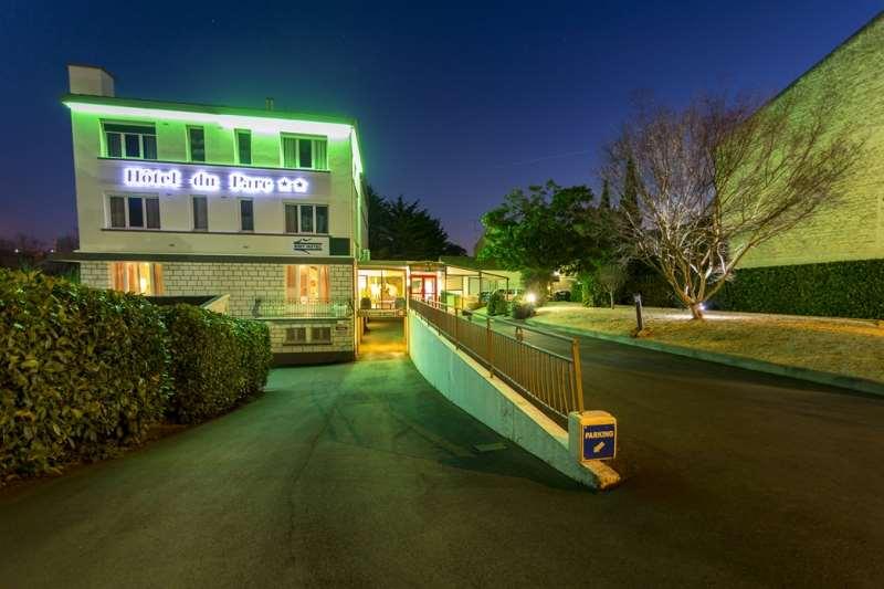 Brit Hotel Du Parc Niort Centre-Parking Gratuit Bagian luar foto