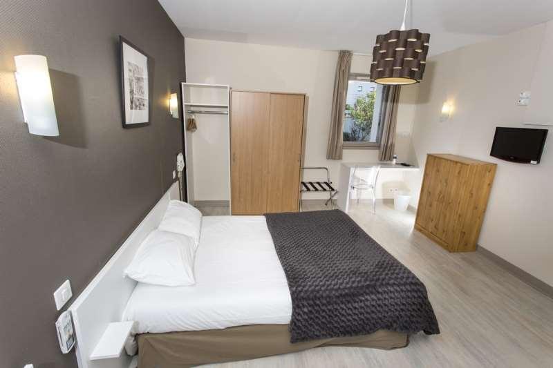 Brit Hotel Du Parc Niort Centre-Parking Gratuit Ruang foto