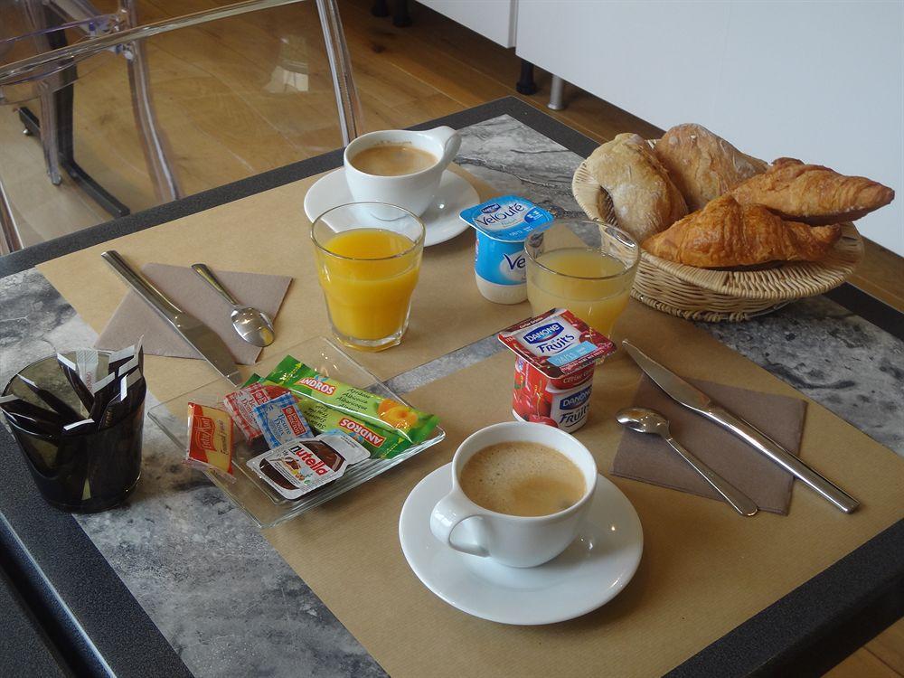 Brit Hotel Du Parc Niort Centre-Parking Gratuit Bagian luar foto