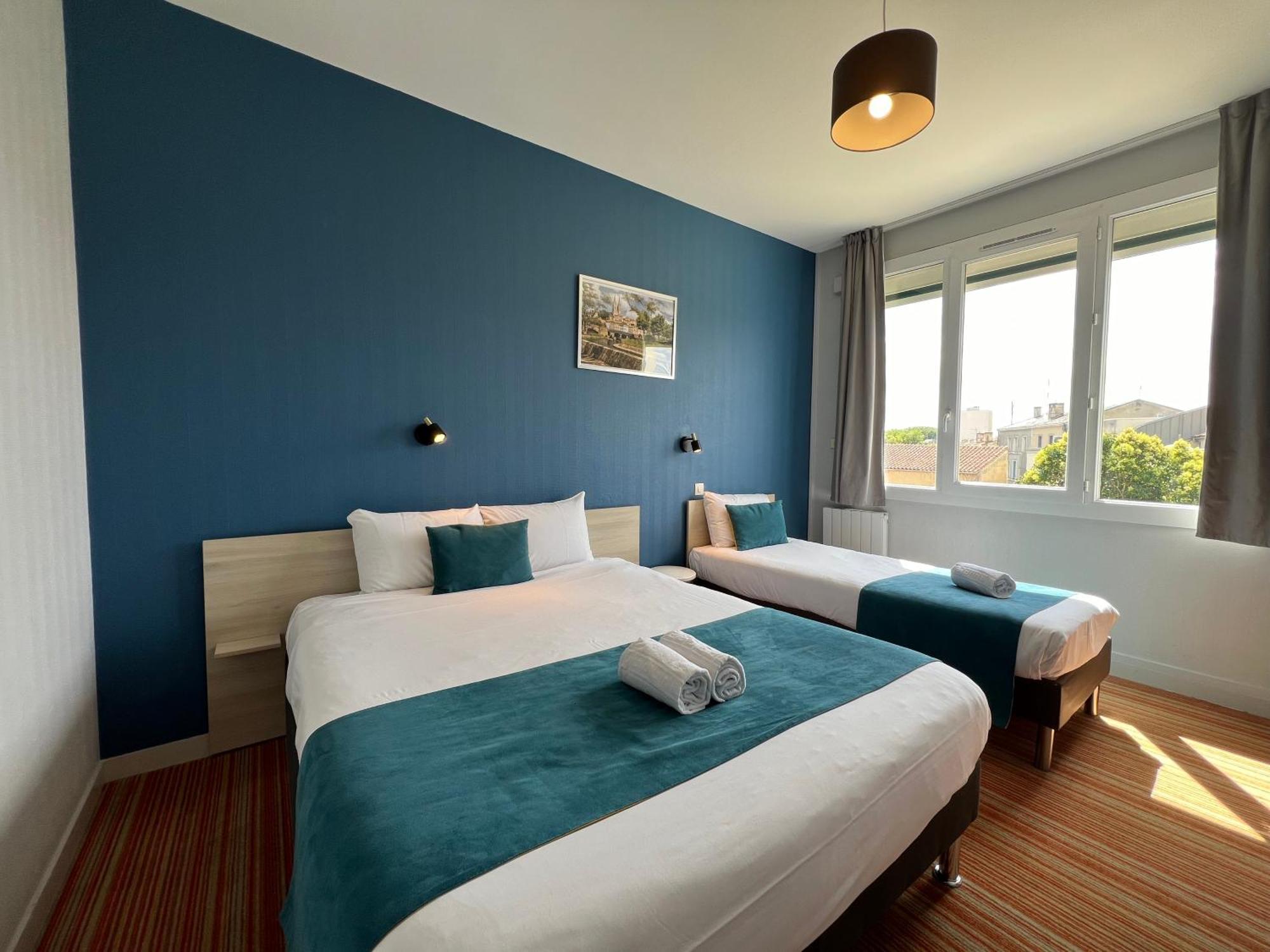 Brit Hotel Du Parc Niort Centre-Parking Gratuit Bagian luar foto