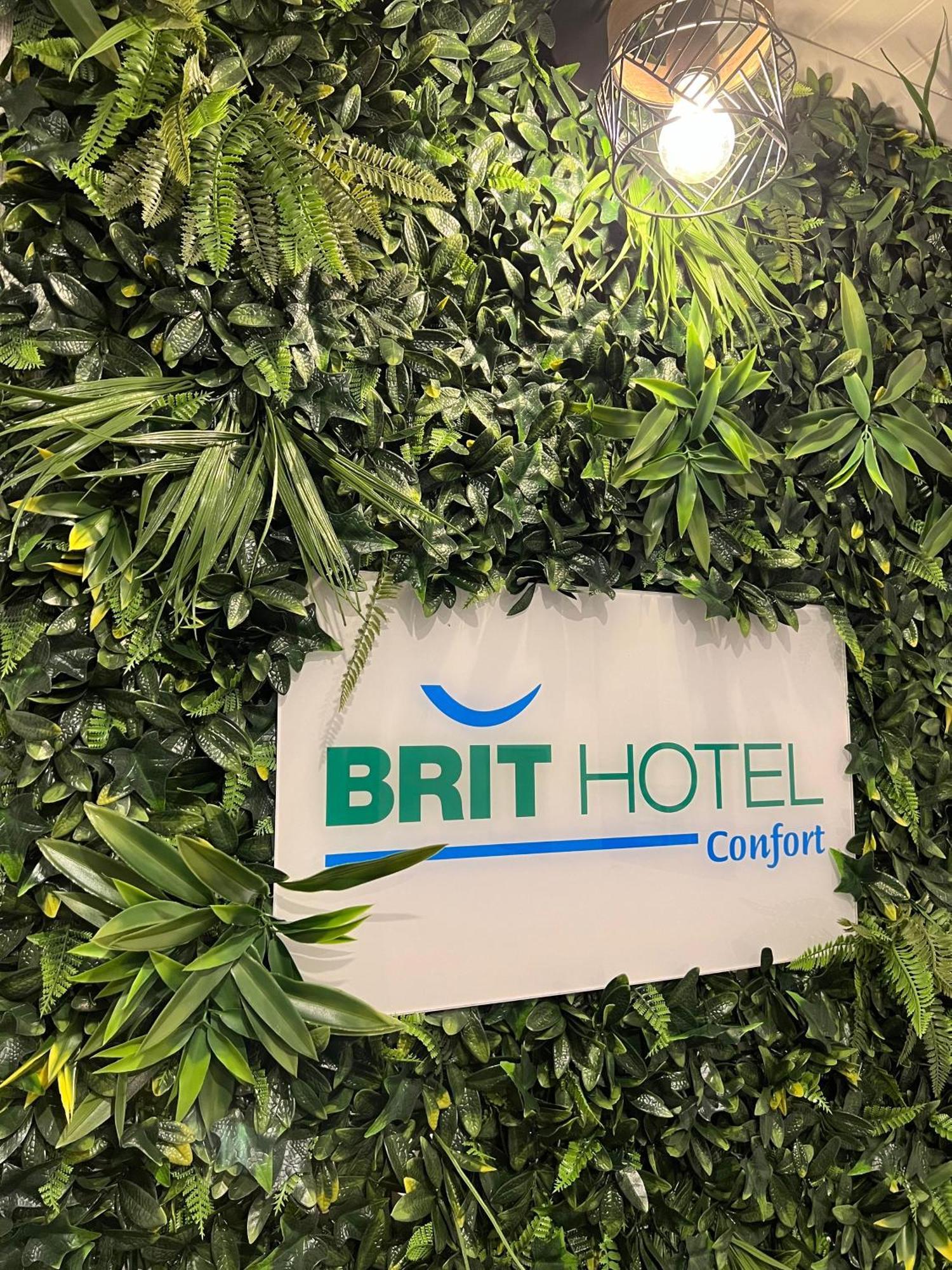 Brit Hotel Du Parc Niort Centre-Parking Gratuit Bagian luar foto