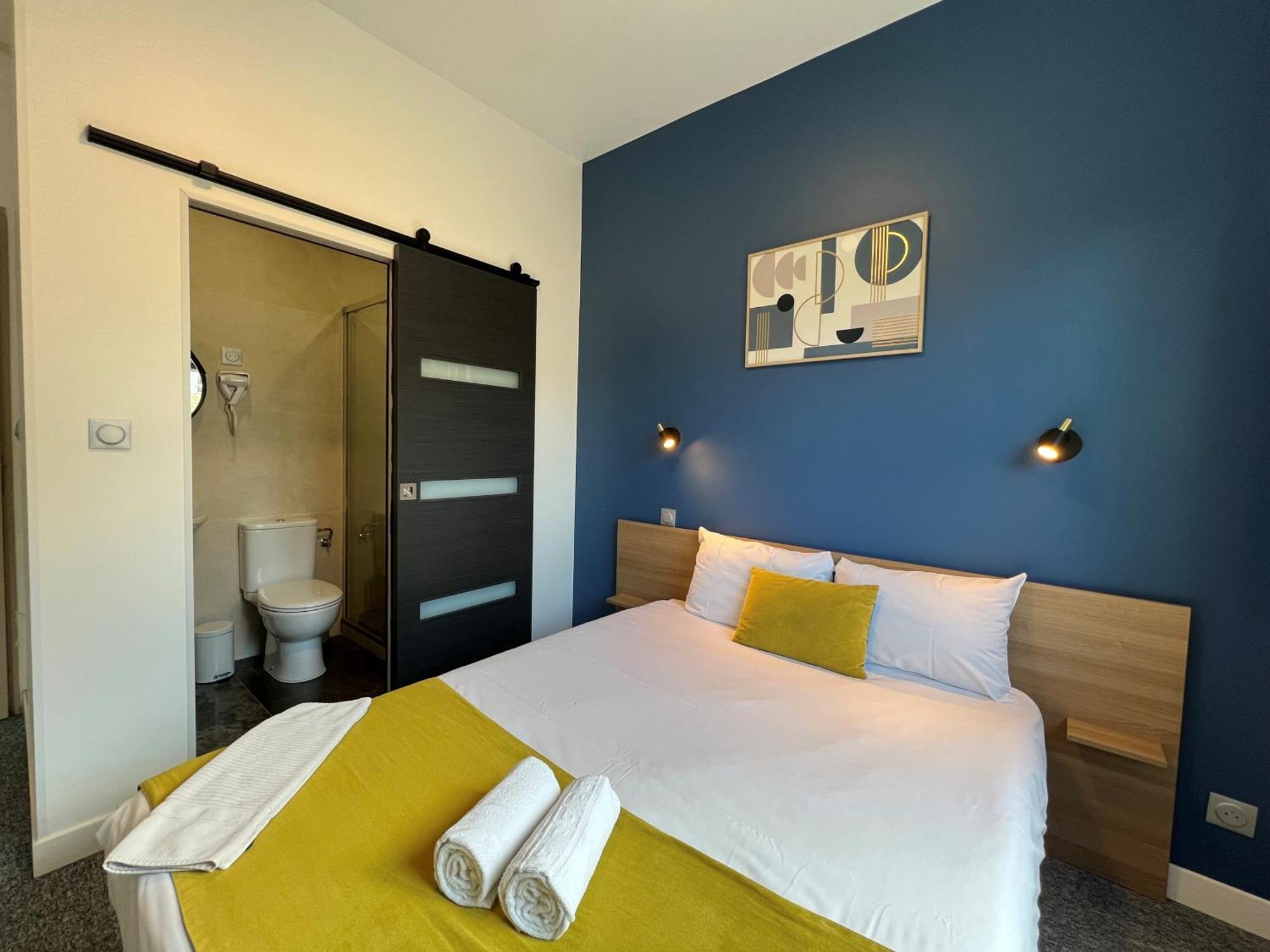 Brit Hotel Du Parc Niort Centre-Parking Gratuit Bagian luar foto