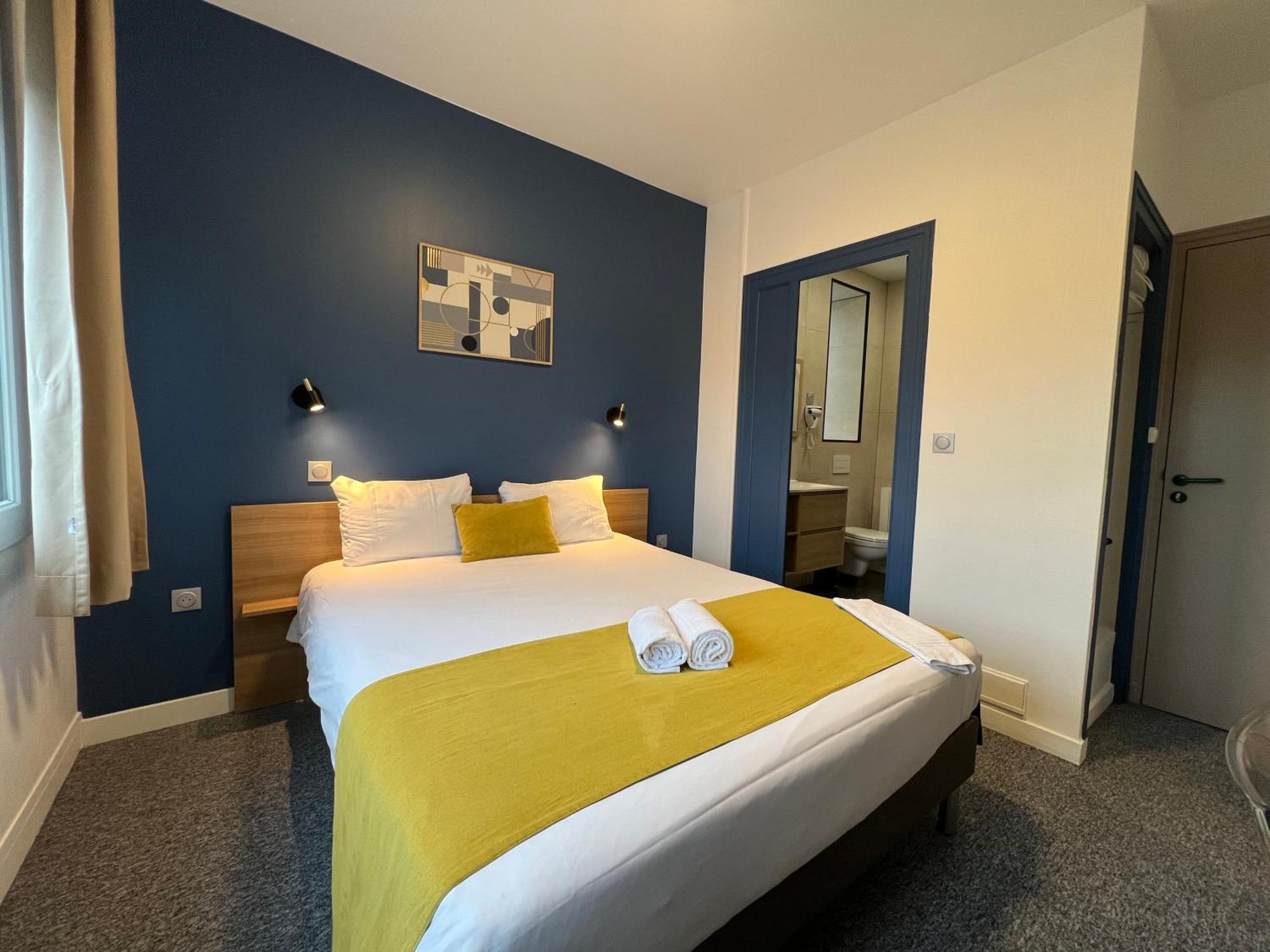 Brit Hotel Du Parc Niort Centre-Parking Gratuit Bagian luar foto